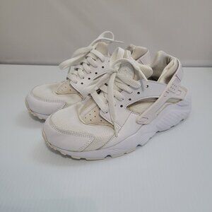nike air Huarache By‎ Nike All White Size 5Y